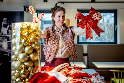 Stephanie-Joy maakt het leven wat mooier met 400 kerstpakketten voor mensen in armoede
