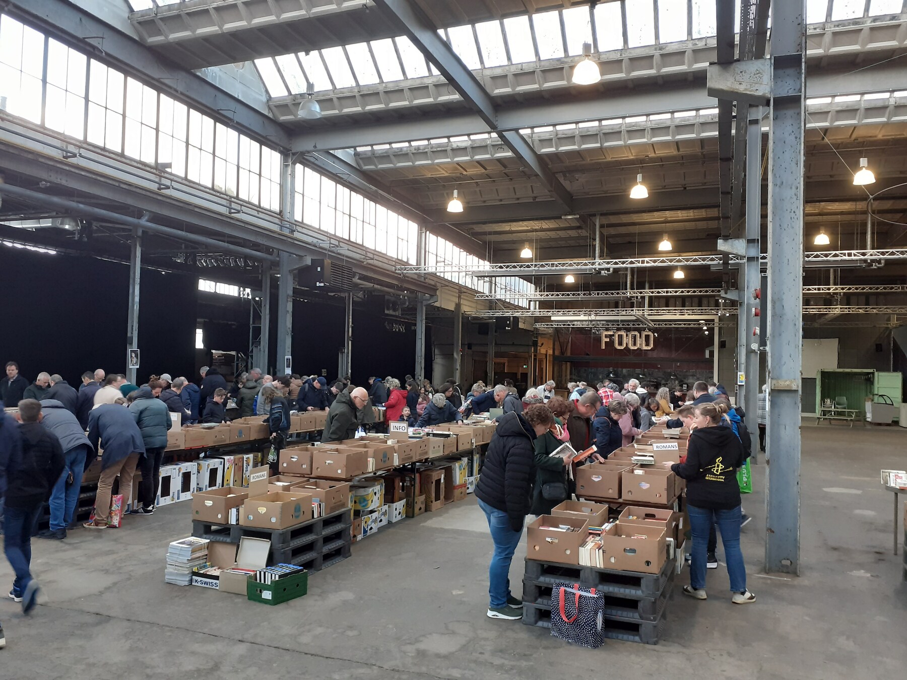 Boeken- en platenmarkt Amnesty International in Ulft