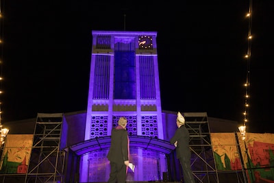 Niemand meer te laat in Overloon: verlichting kerkklok werkt weer