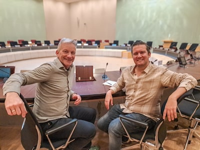 Met verslaggevers Mitchel Suijkerbuijk en Geert Willems op weg naar raadsverkiezingen in Nijmegen