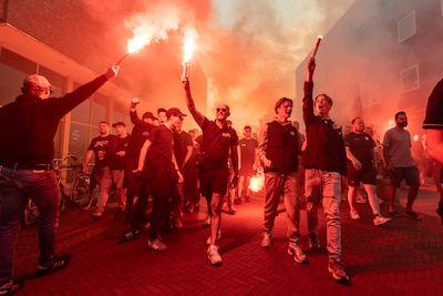 ‘Er is voldoende steun uit de achterban: opnieuw beginnen met voetballen en ertegenaan’