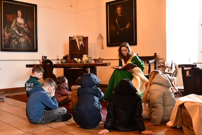 Kerstrondleidingen in middeleeuws kasteel