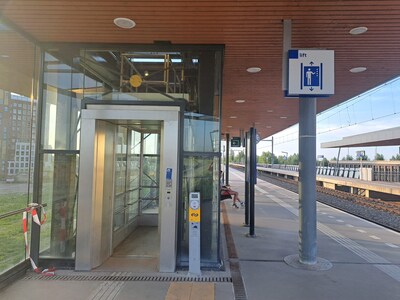 Opgesloten in bloedhete, glazen lift: bij dit station gaat het volgens de brandweer vaak mis bij hit