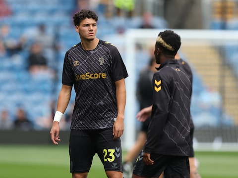 NEC boos op Sunderland na schenden van afspraak: ‘Carlos heeft gestuurd dat hij spijt heeft dat hij Roefs aan ze verkocht heeft’