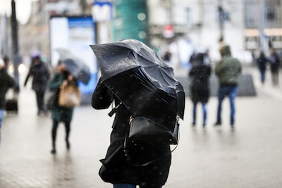 Onstuimig weer houdt aan: aan de kust zware windstoten, deels code geel