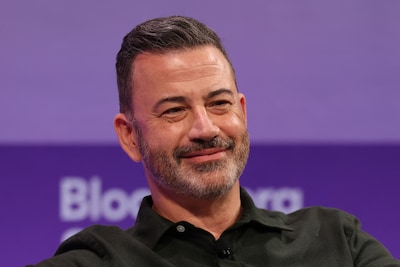 Jimmy Kimmel sneert naar Trump in kersttoespraak op Britse tv: ‘Wij hebben gewonnen, de president heeft verloren’