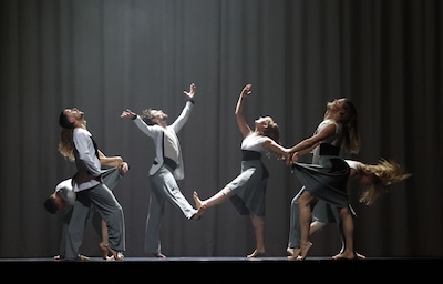 Introdans sluit dansseizoen af in Doetinchem