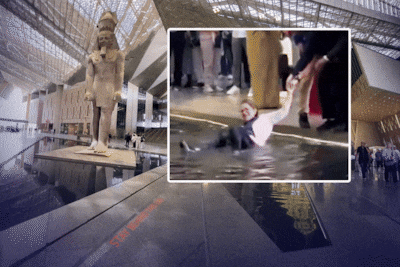 Egyptisch Museum kampt met komisch probleem: talloze bezoekers vallen in het water rond beeld van Ramses II