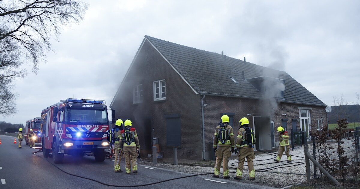 Brand treft twee woningen aan Ringbaan in Milsbeek