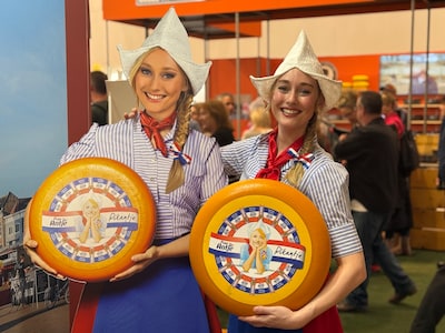 Duitsland krijgt maar geen genoeg van onze ‘polderbarbie’ Frau Antje