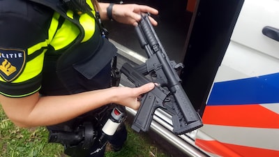 Jongemannen in Zoelmond bedreigd met airsoftpistool, of was het een telefoon?