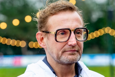 Prins Bernhard verkoopt al zijn vastgoed en andere zakelijke belangen, onder meer in Circuit Zandvoort