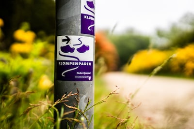 ‘Gevaar’, gilt mijn oerbrein en ik vertraag mijn pas