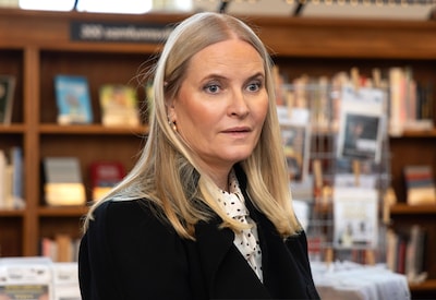 Noorse kroonprinses Mette-Marit over contact met Epstein: ‘Ik ben gemanipuleerd en bedrogen’