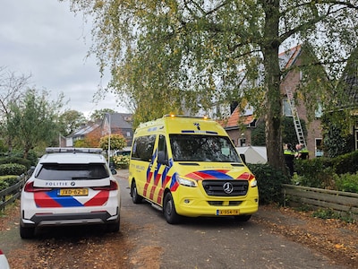 Man overleden na val van ladder bij woning in Renkum