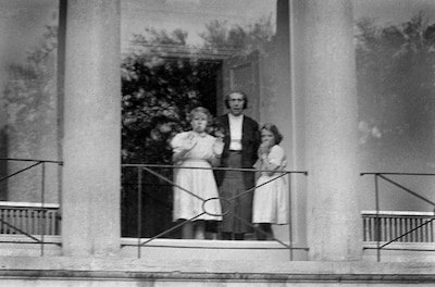 Koningin Juliana was al zes jaar voor affaire in diepste geheim gewaarschuwd voor Greet Hofmans