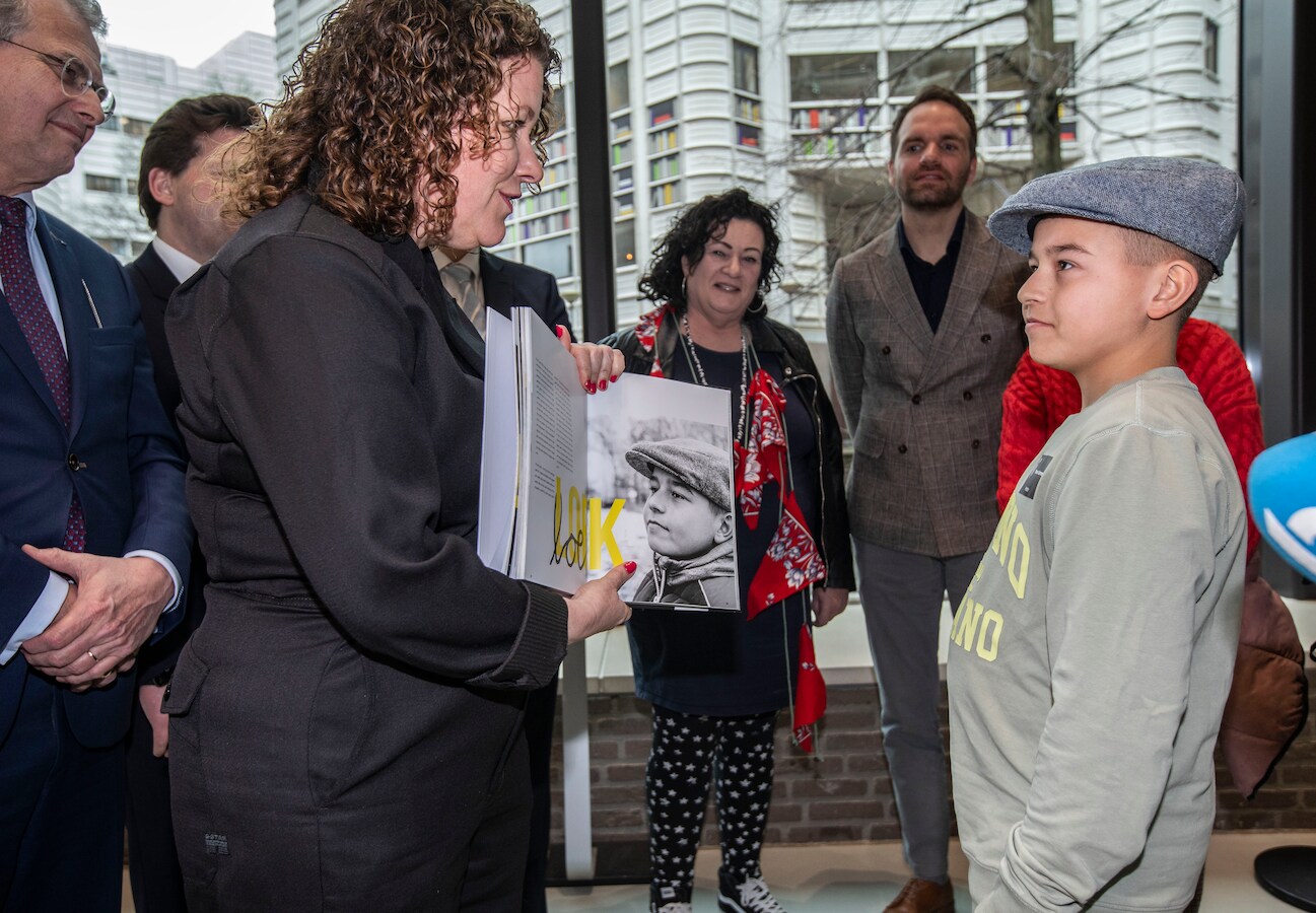 Foto’s van Erika raken ook Tweede Kamer: Haagse politici praten met ...