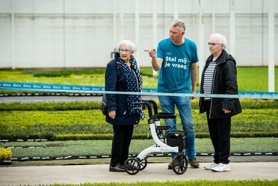 ‘Kom in de kas’ bij Wilbert Stek, die geen Stek blijkt te heten: ‘Aan de telefoon wordt wel eens gev