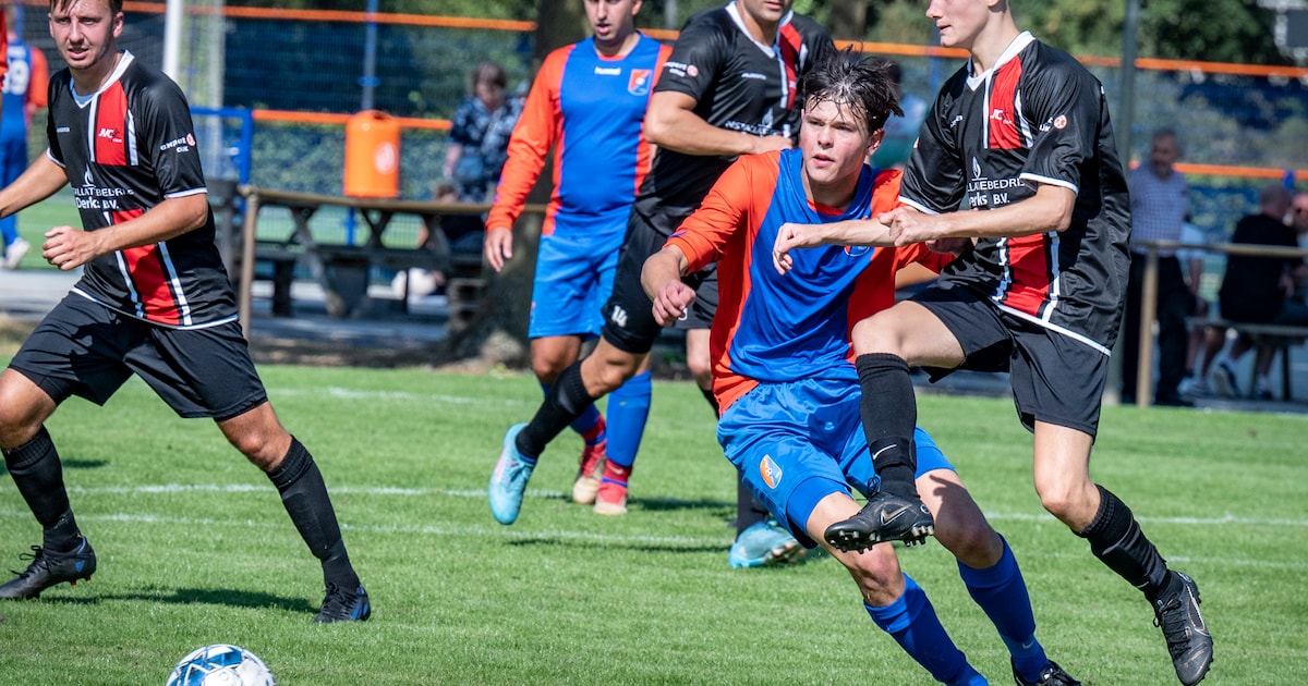 JVC Cuijk werkt ook met tien spelers aan doelsaldo in bekertoernooi ...