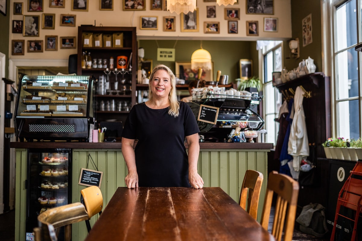 Sibrecht Benning in haar toekomstige koffiezaakje in Arnhem.