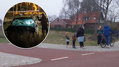 Vrouw die inreed op groep mensen ligt in ziekenhuis, politie kon haar nog niet verhoren