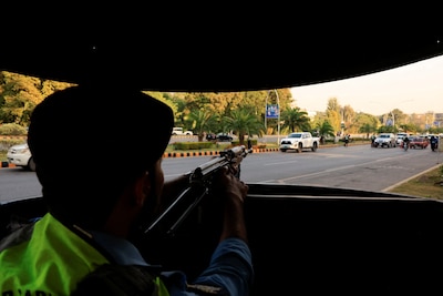 Zelfmoordaanslag op hoofdkwartier Pakistaanse paramilitaire troepen, zeker drie doden