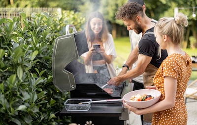 Het wordt barbecueweer dit weekend, maar de temperatuurverschillen in het land zijn groot