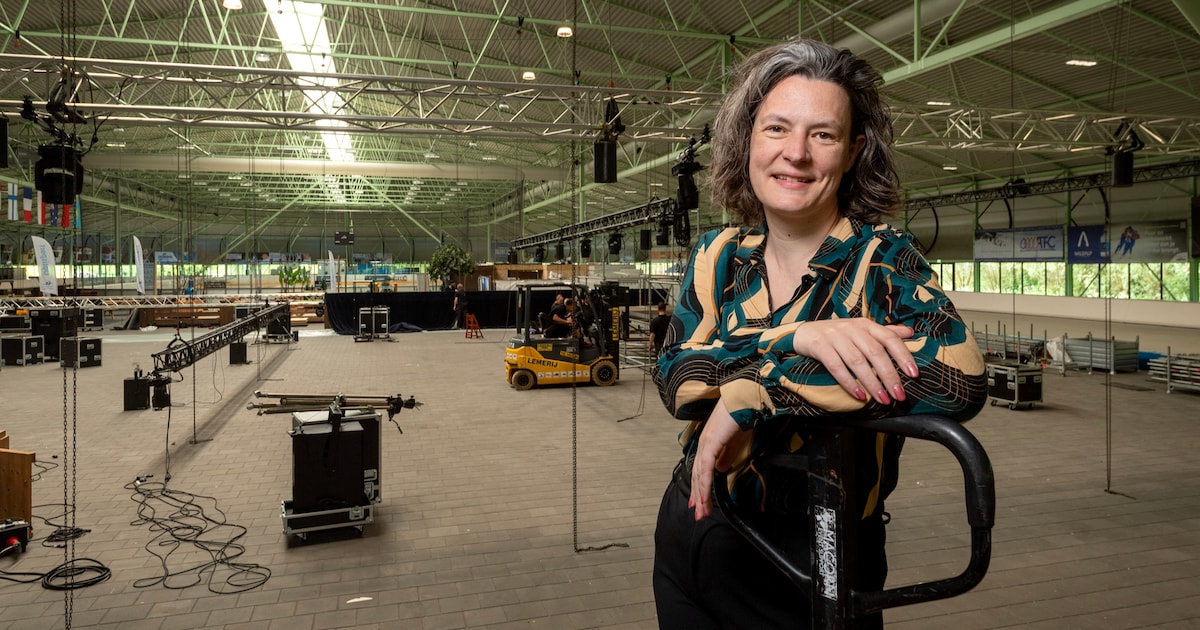 Drie weken locatietheater in pand IJsbaan Twente: ‘Tombola is zo Twents als je wilt’