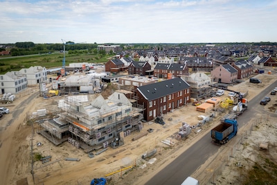 Bouw nieuwe woningen in dieper dal: minder huizen erbij, en ook minder vergunningen afgegeven
