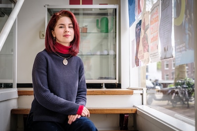 Als Marcella (24) naakt model staat voor tekenaars, komt de kwetsbaarheid van twee kanten: ‘Zo voel 