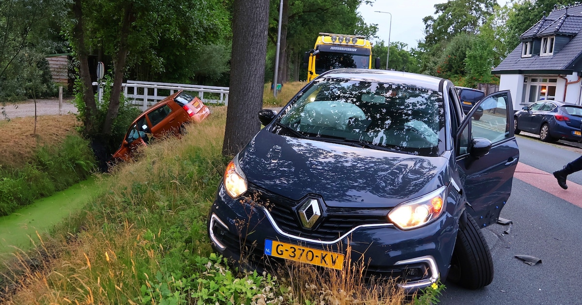 Auto eindigt in de sloot na aanrijding bij Leusden