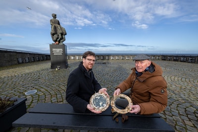 71 jaar lang blijft een verdrietig geheim verborgen op de zeebodem, dan gaan Cees en Gert zoeken