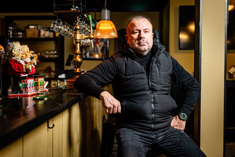 Oud crimineel Ad Dreigt Met honderden Bikers Nu Zijn Pannenkoekenhuis 