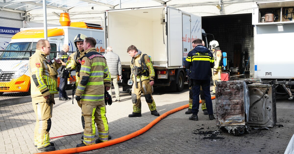 Brand in visschuur in Bunschoten