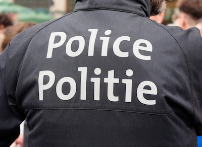 Belgische politie zoekt twee gevaarlijke criminelen die ontsnapten uit psychiatrisch centrum