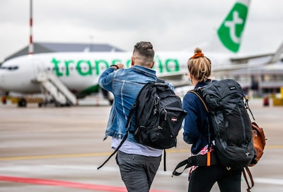 ‘Transavia en easyJet schieten tekort bij hulp aan gestrande reizigers’, Consumentenbond klaagt bij inspectie