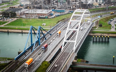 Woede om Suurhoffbrug: ‘Grootste haven van Europa wordt geraakt door één slecht onderhouden brug’