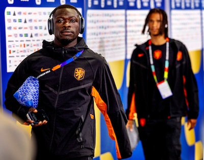 LIVE WK voetbal | Het ‘weergevaar’ is  geweken, Brobbey en Malen behouden basisplaats bij Oranje