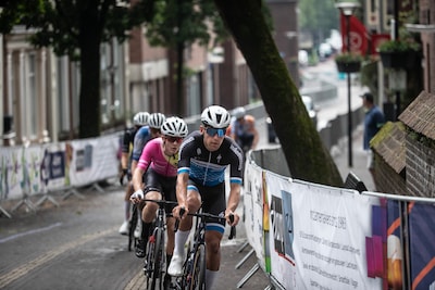 Progressie blijft uit, maar de liefde voor de sport houdt Sam in het zadel: ‘Ik hoop nog lang op dit