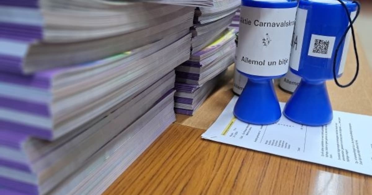 Vrijwilligers bezorgen 'Gèrmekrant' in Mill