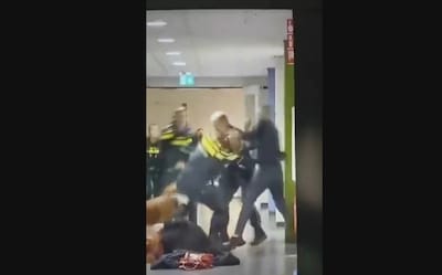 Politie krijgt ‘meest heftige bedreigingen’ na incident zwangere vrouw, VN-rapporteur walgt van video