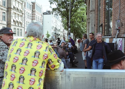 Stones-fans staan uren in de rij voor duurste concert ooit in Paradiso: ‘Zoveel heb ik wel voor hem over’