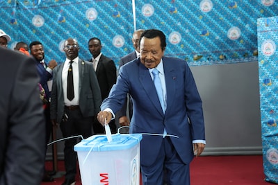 Hoogbejaarde Paul Biya (92) herkozen bij presidentsverkiezingen in Kameroen