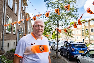 WK-sfeer abrupt voorbij: woningcorporatie wil oran