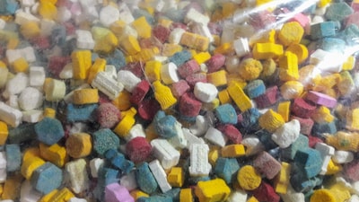 Zoon moet drie maanden uit de buurt blijven na vondst harddrugs in Tielse woning