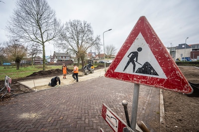 De parkeerplaatsen liggen er al bijna, is opoffering van groene gracht nog te voorkomen?
