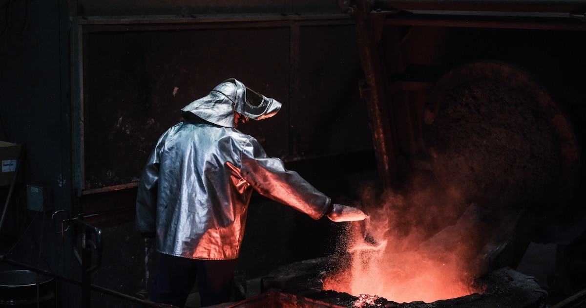 Ook deze gieterij bezwijkt onder Chinese druk, toch houden loyale werknemers bedrijf nog maanden dra