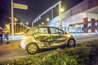 Grote schade bij ongeval op kruising Hoofdstraat in Driebergen-Rijsenburg