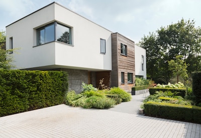 De vrouw van Ron blijft meteen staan bij een vreemd huis: dit kan geen toeval zijn