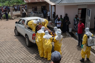 Drie vrijwilligers van Rode Kruis overleden aan ebola